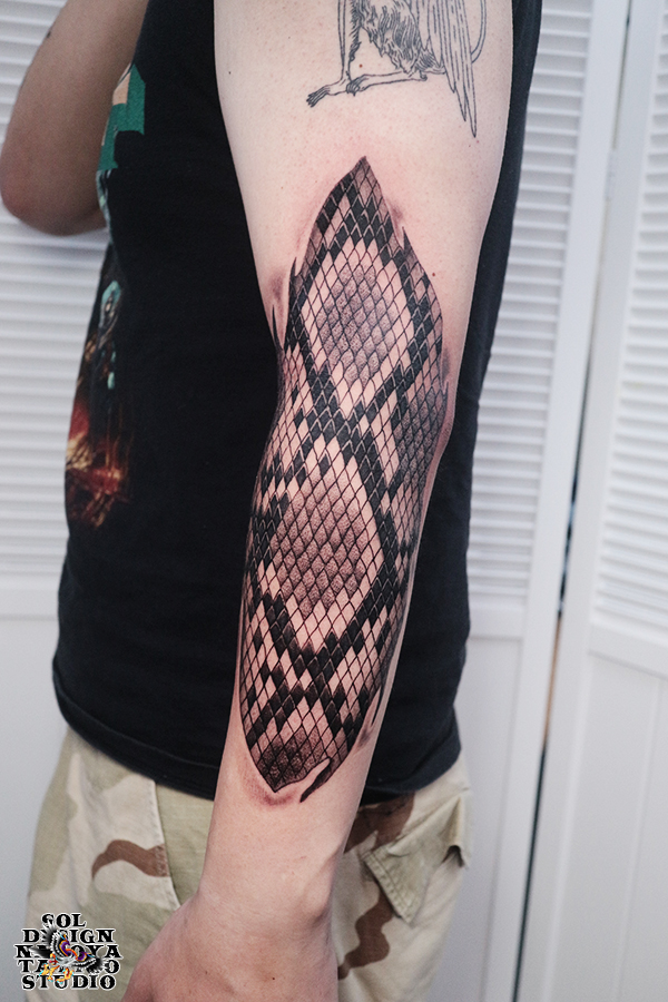 大須　タトゥー